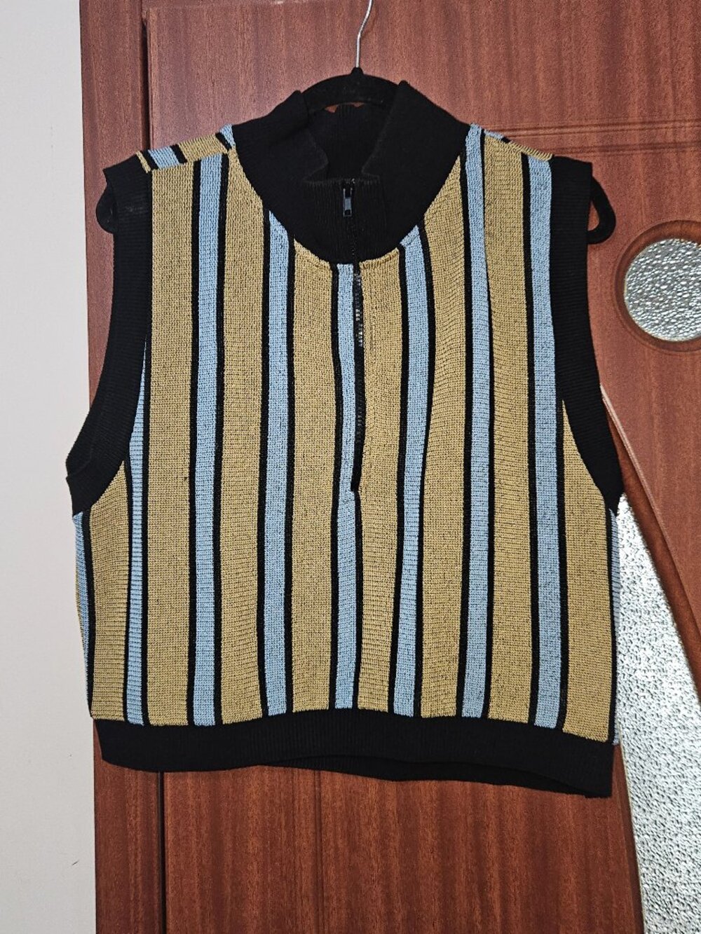 Women sweater vest
